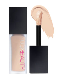 Huda Beauty FauxFilter Luminous Matte Concealer