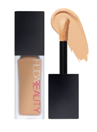 Huda Beauty FauxFilter Luminous Matte Concealer